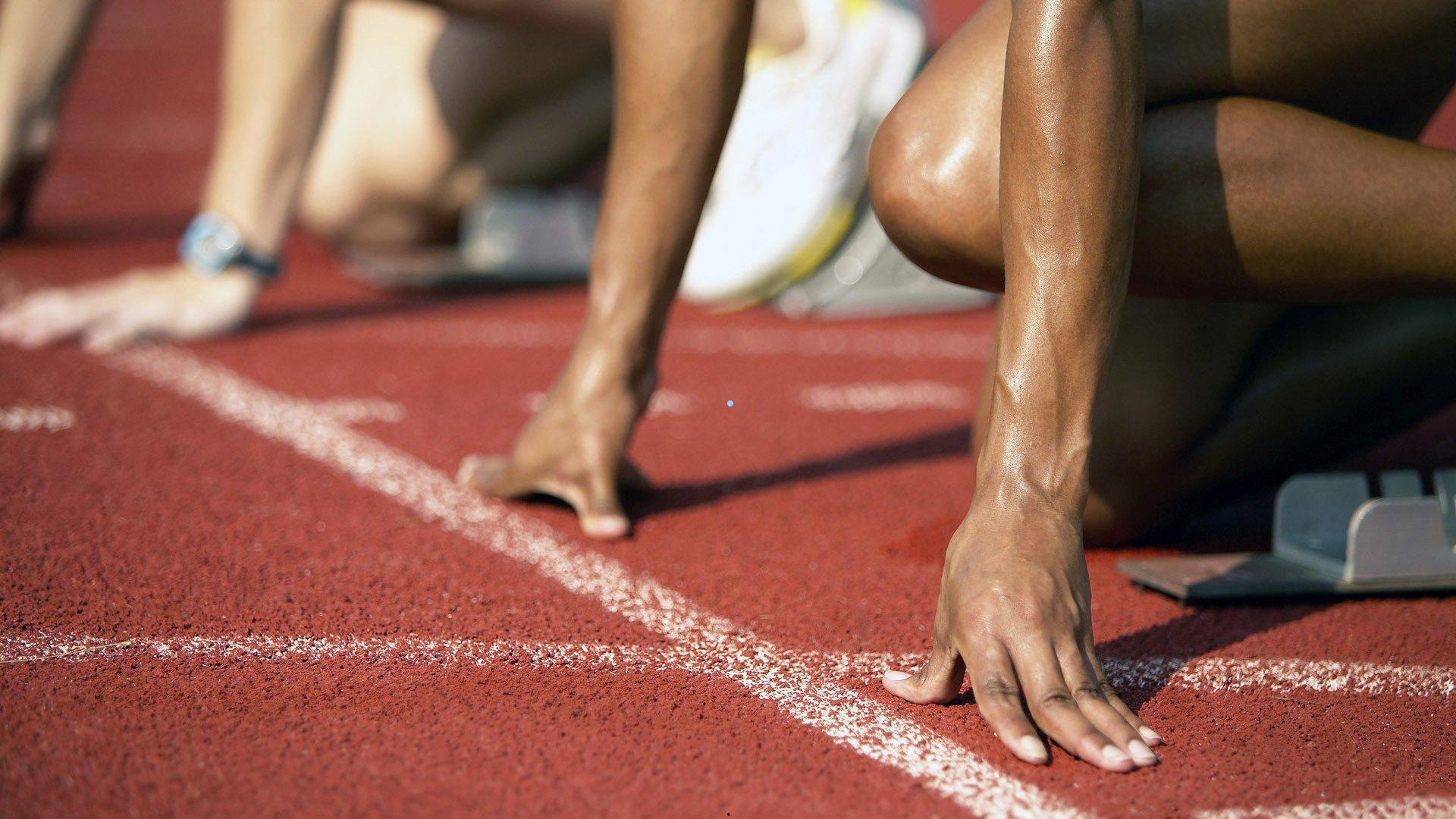 库里避谈交易截止日话题，赞誉库明加表现已达团队期望