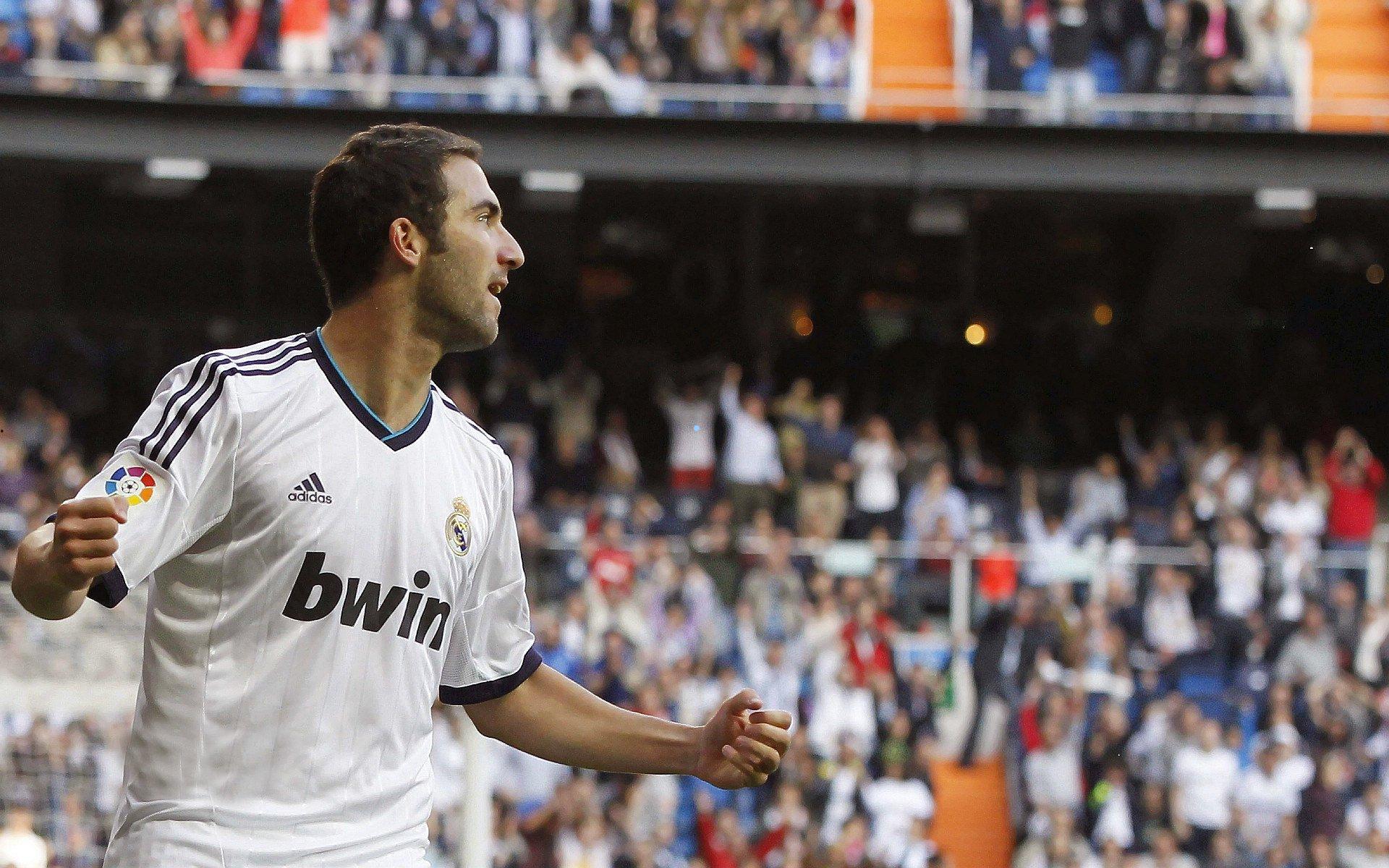 美记犀利点评引热议,湖人防守效率仅优于垫底球队,如此水准谈何争冠?